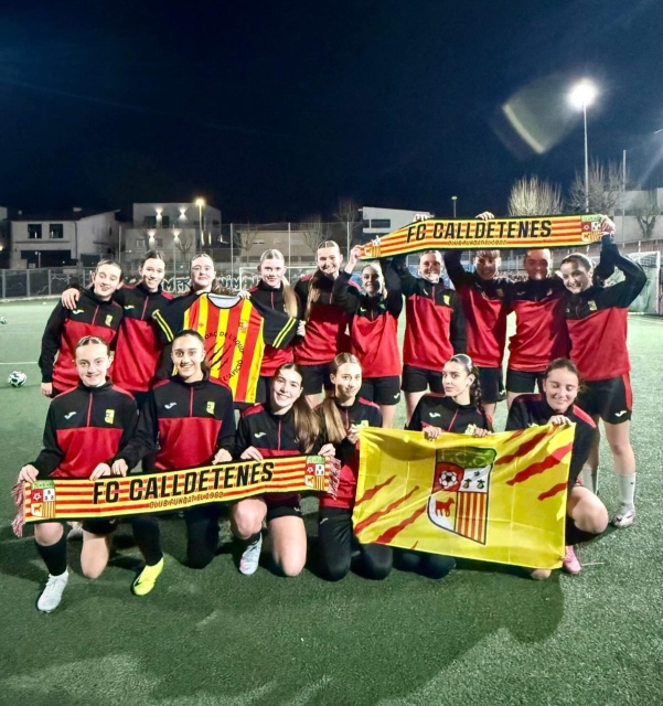 Orgull calldetenenc al màxim! 🔴🟡Aquest final de temporada necessitem el vostre suport més que mai! ⚽🔥Per això engeguem la campanya #OrgullCalldetenencBufanda, bandera i/o samarreta? Tu esculls quin complement vols per animar el teu equip!Ben aviat obrirem per fer reserva de talles i tota la informació bàsica 😜#OrgullCalldetenenc #animafccalldetenes
