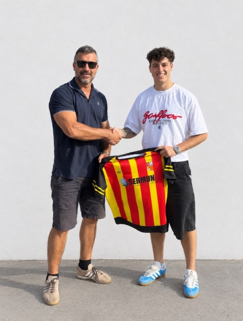 🔴🟡 NOVA ETAPA, NOVA SAMARRETA! 🔴🟡Aquesta és la primera samarreta del nou equip del FC Calldetenes “B” a 4a Catalana, i ho fem amb un nou patrocinador que ens fa molta il·lusió presentar: SERMUN. 🤝⚽L’Ignasi ens explicava que era la primera vegada que feia un patrocini esportiu i que estava molt il·lusionat de formar part d’aquesta nova etapa del club. ❤️💛Gràcies, SERMUN i gràcies Ignasi per confiar en nosaltres i formar part d’aquest projecte! 🙌💥 Junts fem créixer el FC Calldetenes.#orgullcalldetenenc