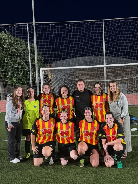 El Sènior Femení tanca la temporada regular a casa amb victòria contra el Voltregà per 4-1.
Amb aquesta victòria s’asseguren com a mínim la tercera posició. 🥉Molt bona temporada noies! 🚀❤️💛#orgullcalldetenenca