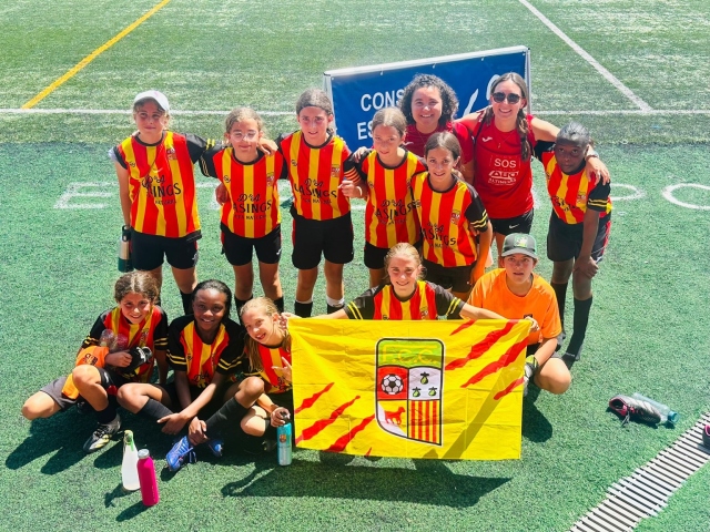 Tot esforç té la seva recompensa! ❤️💛
L’Aleví Femení es proclamen CAMPIONES del Torneig de Cloenda del Consell! 💪🏼#orgullcalldetenenca