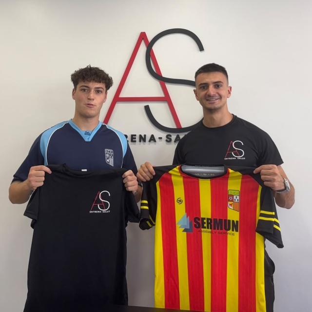 🔴🟡 NOU PATROCINADOR | ENTRENA SALUT 🔴🟡Avui tenim el plaer de presentar Entrena Salut, que aquesta temporada formarà part del FC Calldetenes com a servei de fisioteràpia del primer equip de 4a Catalana i del Juvenil. 💪⚽️Al capdavant d’Entrena Salut hi trobem Aleix Segalés, que, a més de ser el responsable del centre, coneix molt bé el club… va ser jugador del FC Calldetenes! ❤️💛Ens fa especial il·lusió comptar amb algú que ha format part de la nostra història i que ara torna al club per ajudar-nos des d’una altra vessant, cuidant i acompanyant els nostres jugadors durant tota la temporada.🤝 Gràcies, Aleix i Entrena Salut, per confiar en el projecte i formar part d’aquesta nova etapa!FC Calldetenes x Entrena Salut
🩺⚽️ Cuidem els nostres, dins i fora del camp.#orgullcalldetenenc