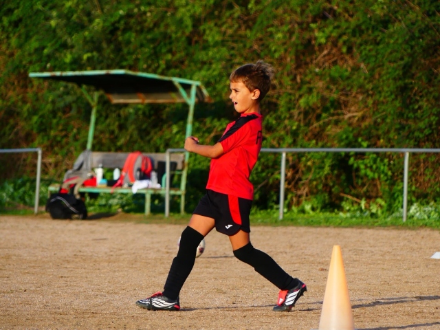 Dos mesos entrenant a La Cabra!

Durant aquests dos darrers mesos, diferents equips del FC Calldetenes han realitzat els entrenaments al mític camp de sorra de La Cabra, a Gurb, mentre esperem poder tornar a disposar de les nostres instal·lacions municipals ben aviat.

Des del club volem agrair a l’Ajuntament de Gurb totes les facilitats donades i la bona predisposició per ajudar-nos durant aquest període. 

Moltes gràcies Ajuntament de Gurb! @ajuntamentdegurb 

Ens veiem aviat a Calldetenes! 💛❤️

#orgullcalldetenenc